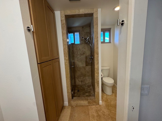 Building Photo - 2504 Levante St