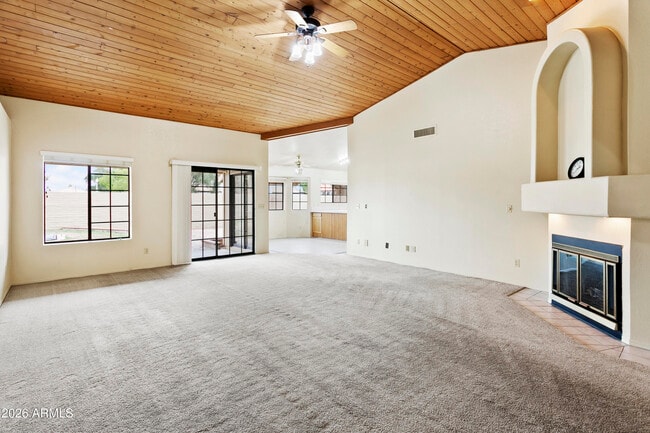 Building Photo - 1226 E Northshore Dr