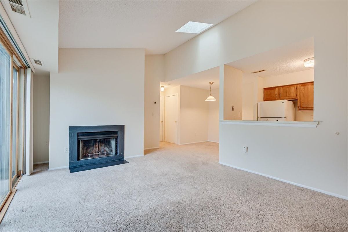 Building Photo - 2310 Aspen Dr