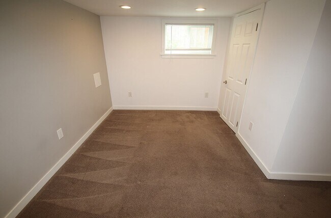 Building Photo - 7326 Triplex