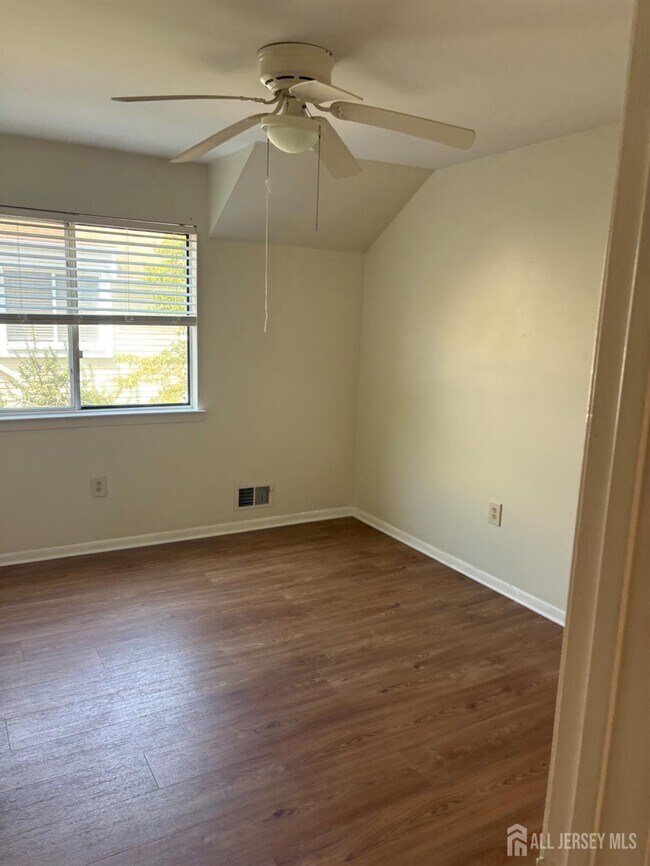 Building Photo - 1112 Schmidt Ln