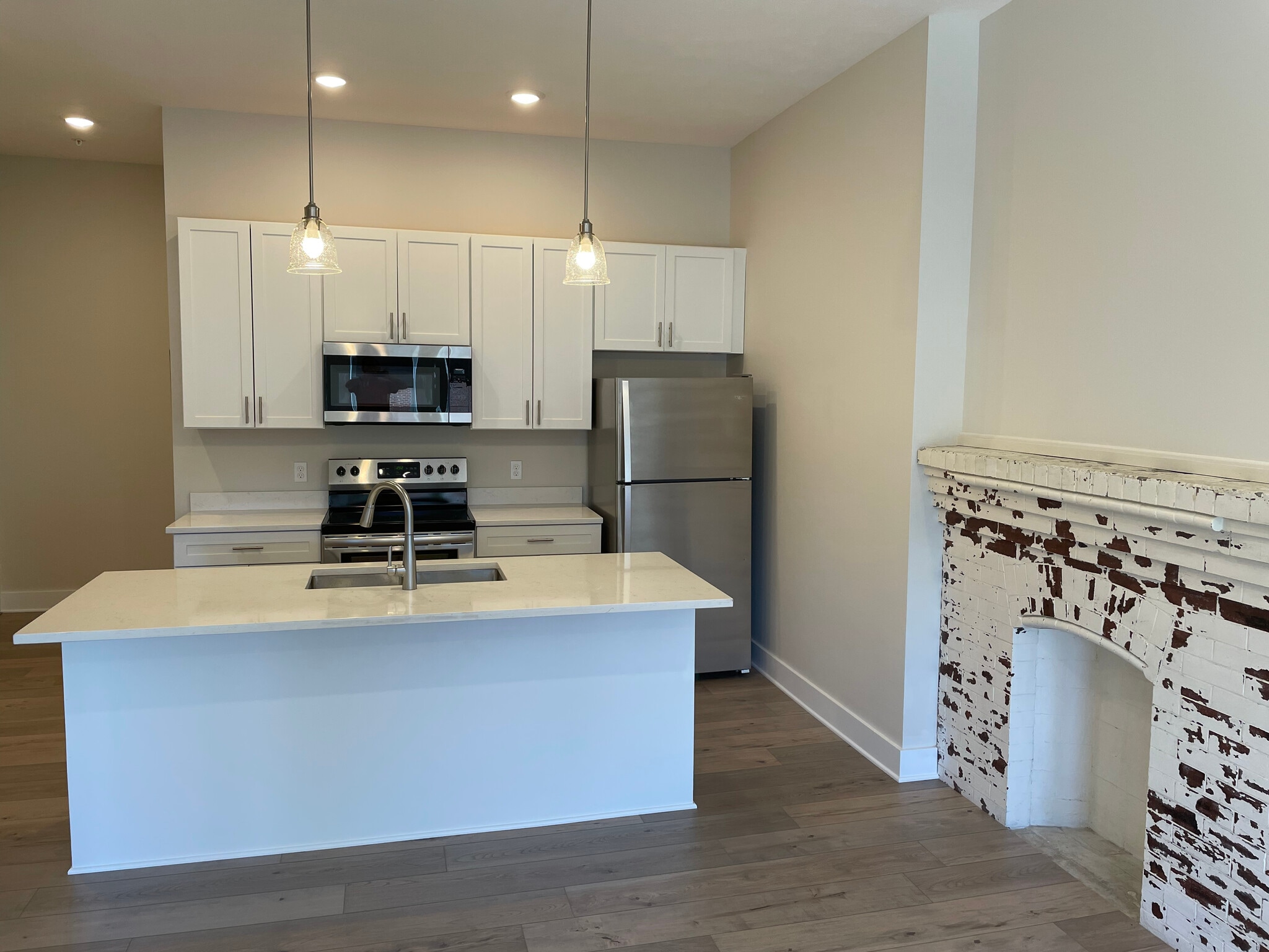 Kitchen - 253 Center St