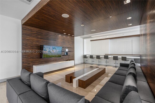 Building Photo - 1330 West Dr