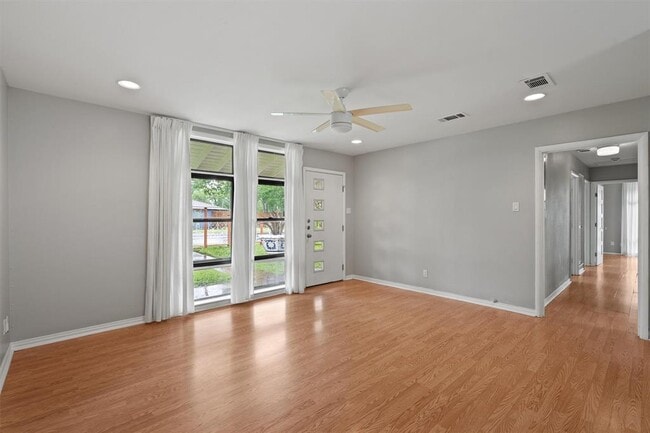 Building Photo - 5212 Berkman Dr