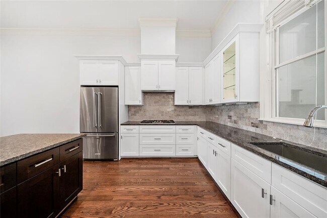 Building Photo - 3921 Gramercy St
