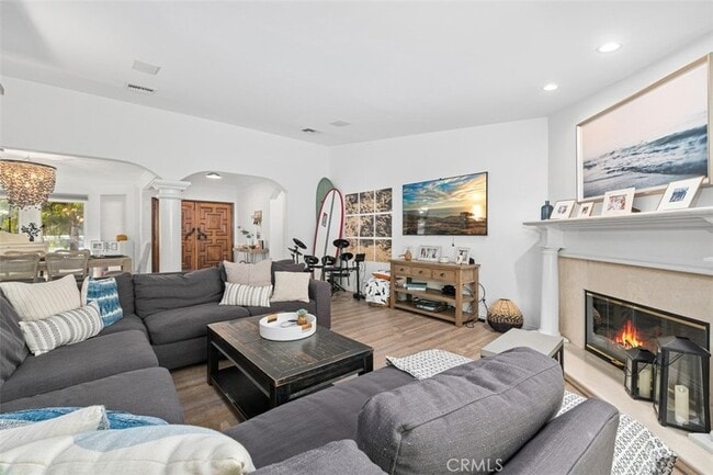 Building Photo - 600 Cliff Dr