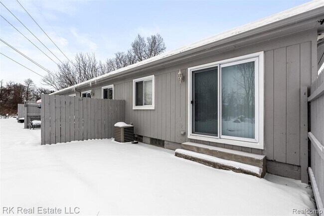 Building Photo - 58629 Wallington