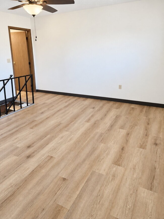 Building Photo - 725 Moull St