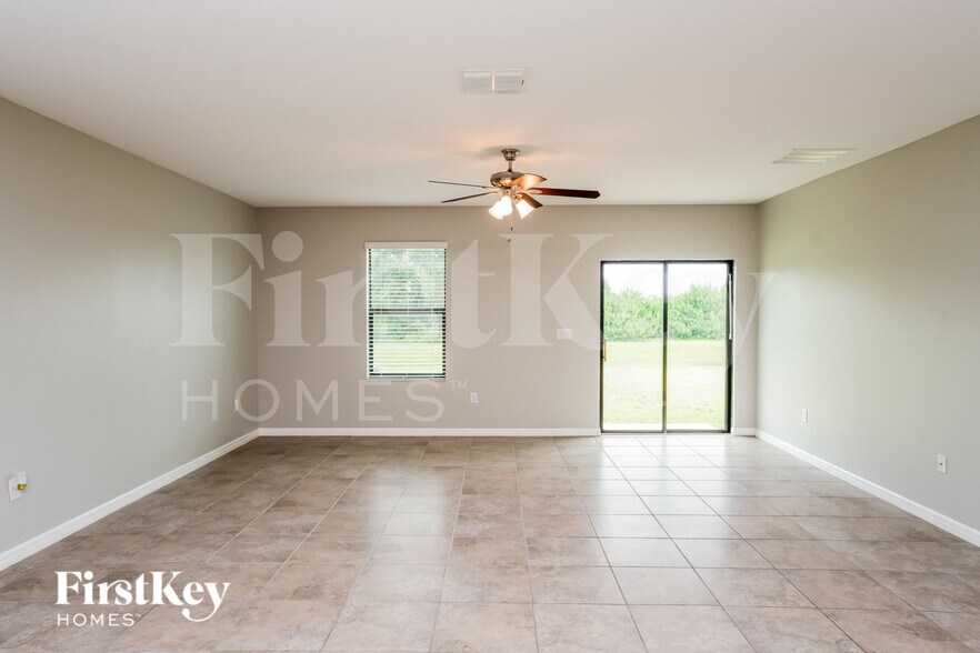 Building Photo - 9627 Sage Creek Dr