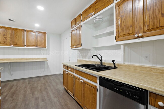 Building Photo - 1512 N Highland Ave