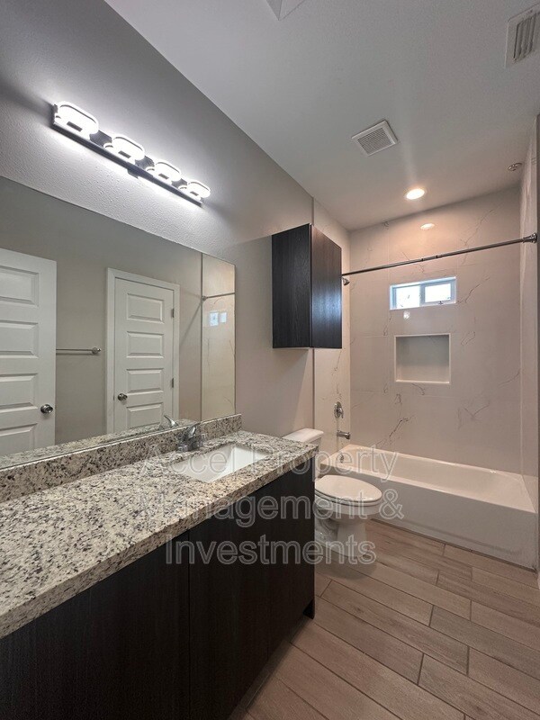 Building Photo - 3405 S Mia Ln