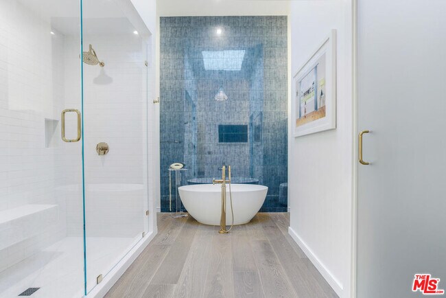 Building Photo - 10100 Empyrean Way