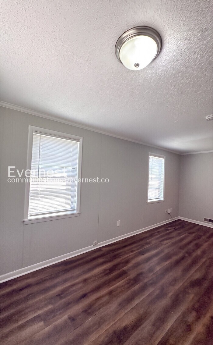 Building Photo - 733 Glen Ridge Dr