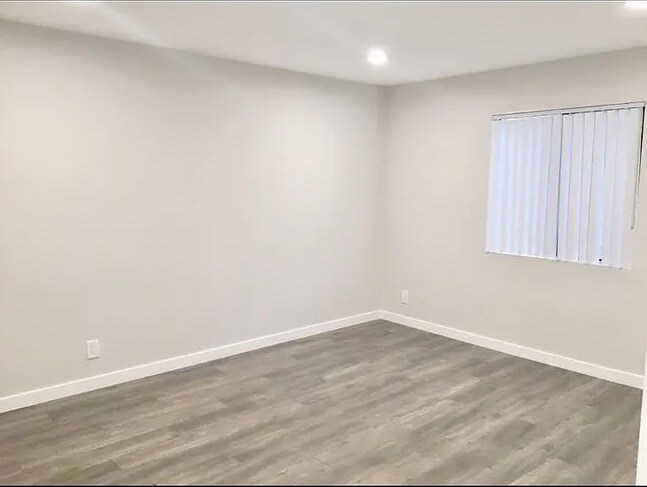 Building Photo - 1145 Linden Ave