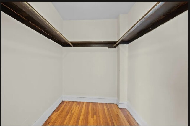 Building Photo - 68 Linden St