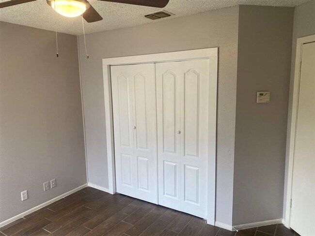 Building Photo - 7920 Falcon Ridge Dr