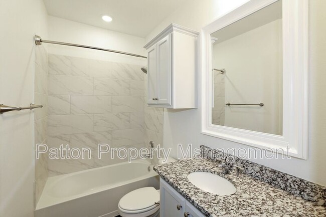 Building Photo - 5000 Ratliff St