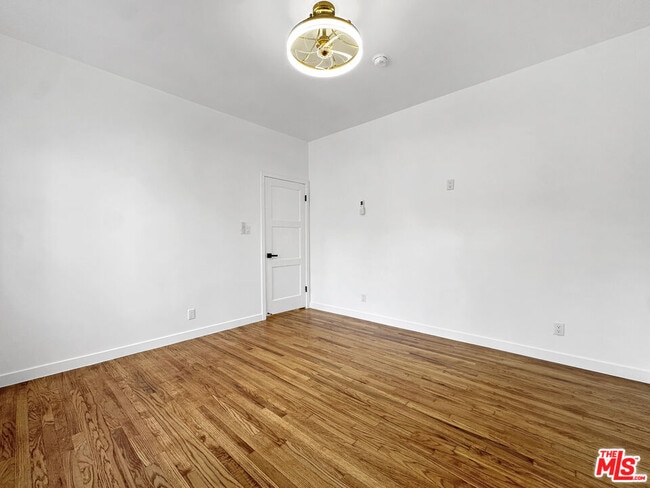 Building Photo - 5934 Willoughby Ave