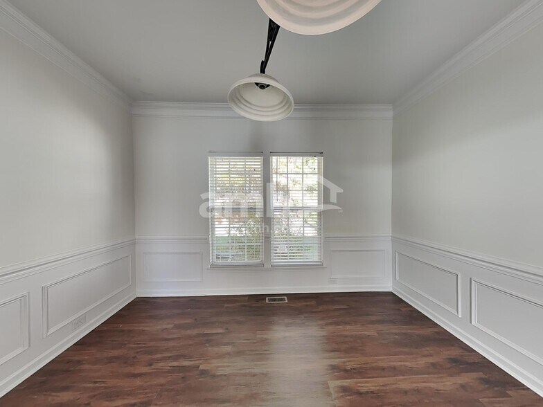 Building Photo - 3007 Linstead Dr