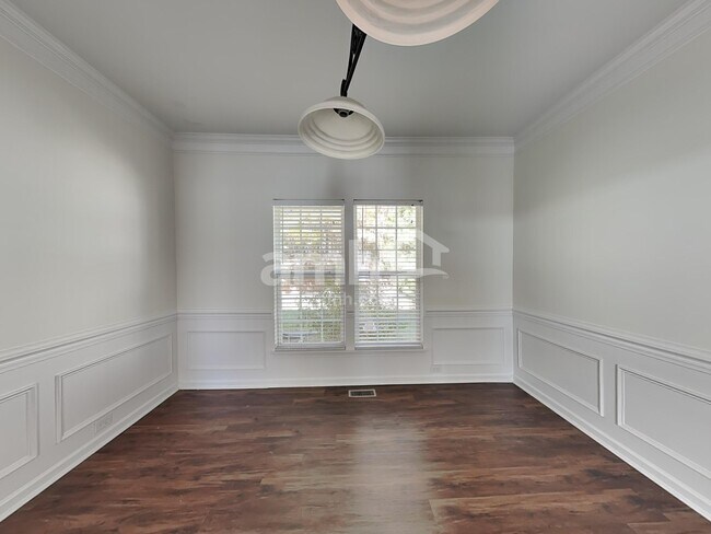 Building Photo - 3007 Linstead Dr