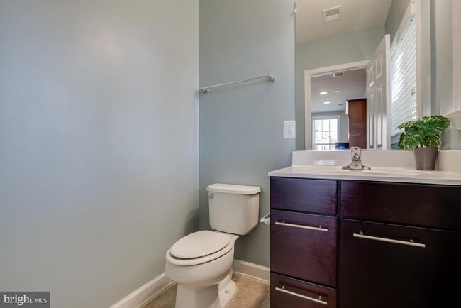 Building Photo - 6301 Ralston Way