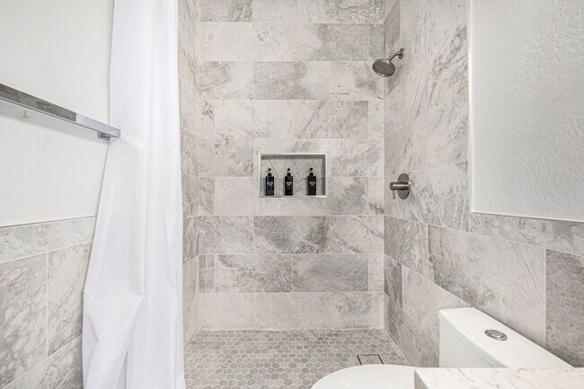 Building Photo - 5211 N 193rd Ave