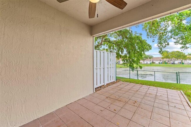 Building Photo - 11424 SW 17th Ct