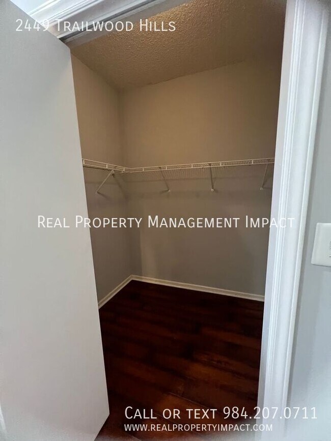 Building Photo - 2449 Trailwood Hills Dr