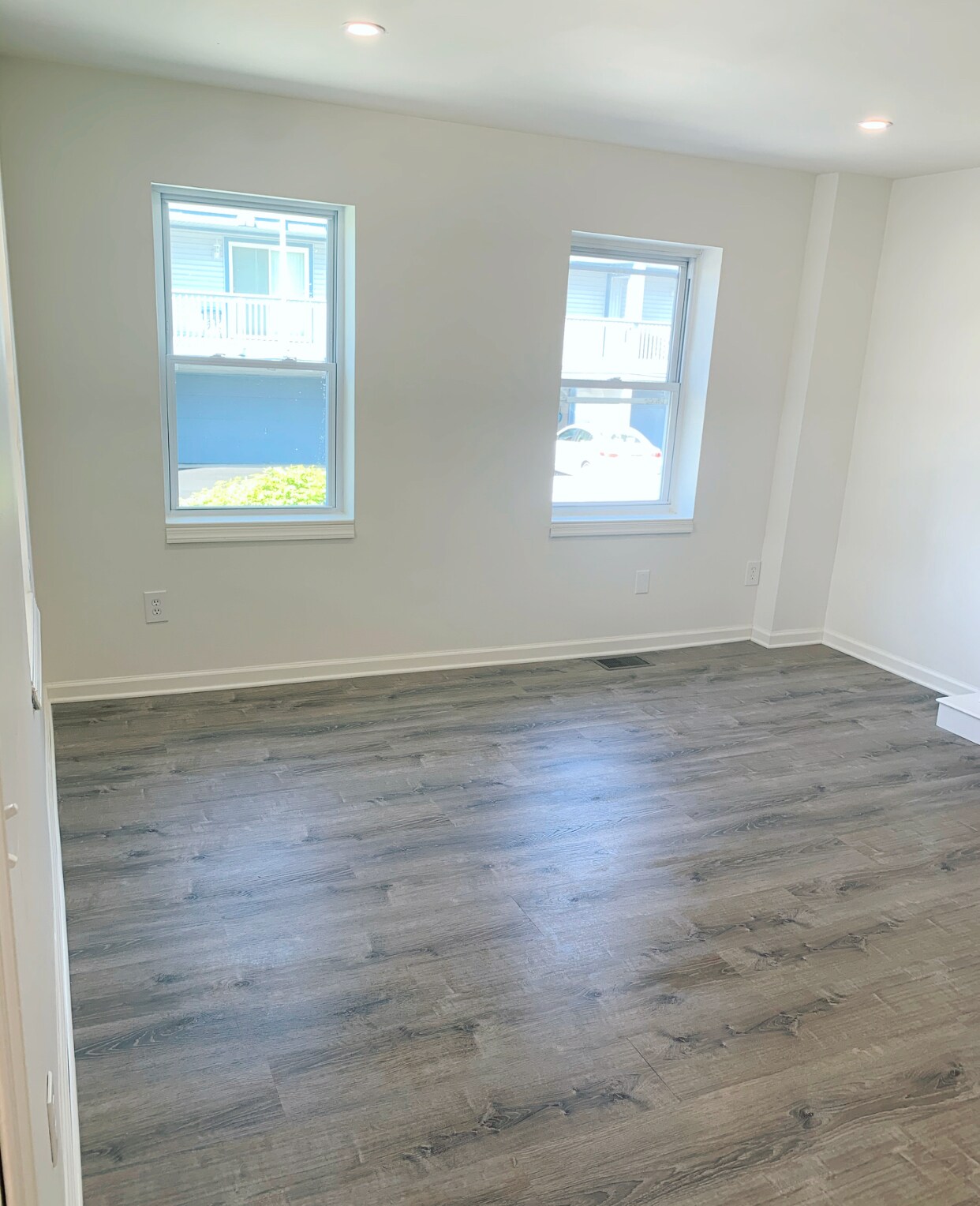 Building Photo - 606 Beach Ave