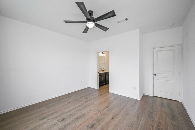 Building Photo - 5046 Royal Amber Ln