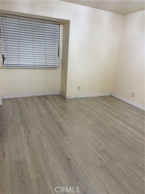 Building Photo - 1175 E 9th St