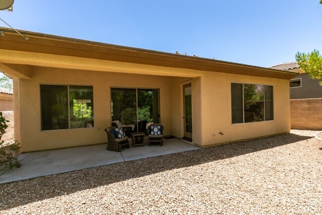 Building Photo - Elegant 3Bedroom/2.5Bath Furnished Home with Casita in Anthem Country Club