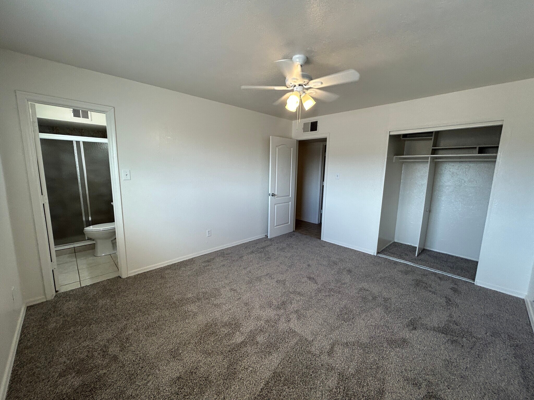 Building Photo - 3062 N 42nd Ave