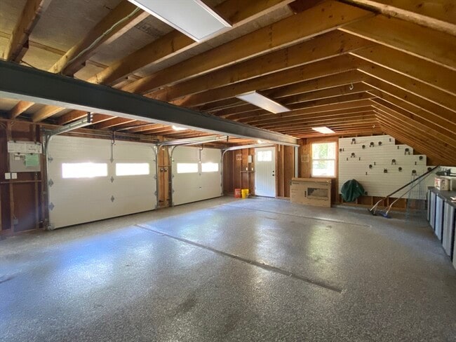 Building Photo - 97 Edgebrook Rd