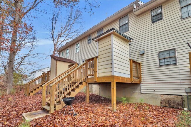 Building Photo - 3033 Parkside Ct