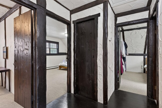 Building Photo - 178 Exeter Rd