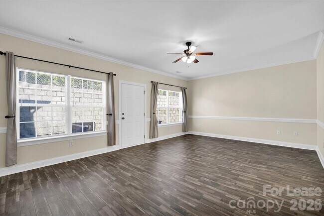 Building Photo - 163 Forest Ridge Rd