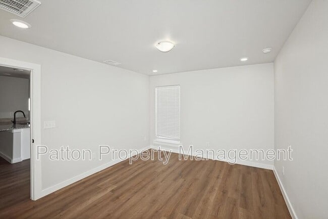 Building Photo - 6651 Athens St