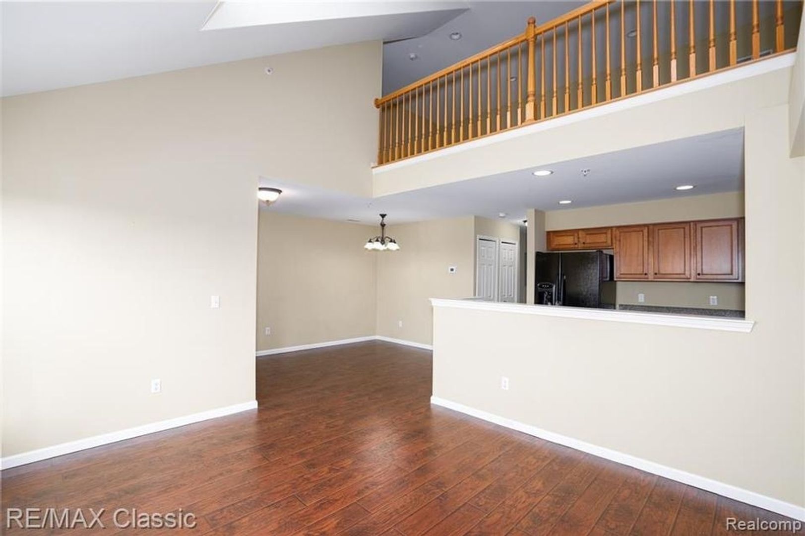 Building Photo - 3072 Schoolhouse