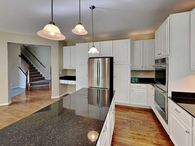 Building Photo - 7401 Brentwood Ln