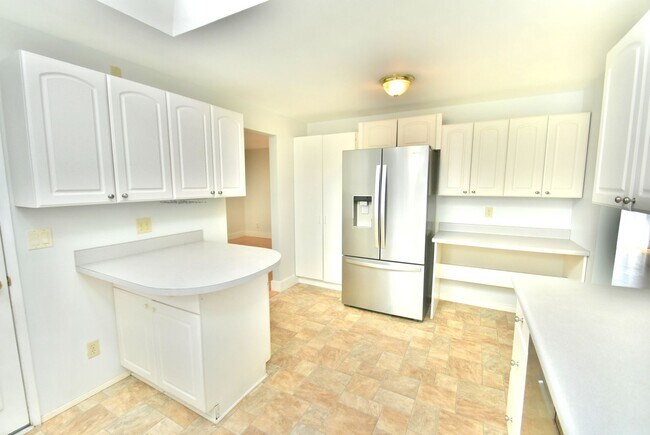 Building Photo - 3Bd/1.75Ba Bellevue House