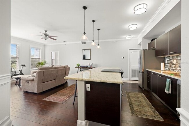 Building Photo - 205 5th Ave N