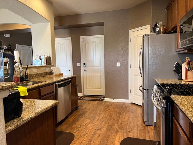 Building Photo - 4 bedroom Forest Meadows home