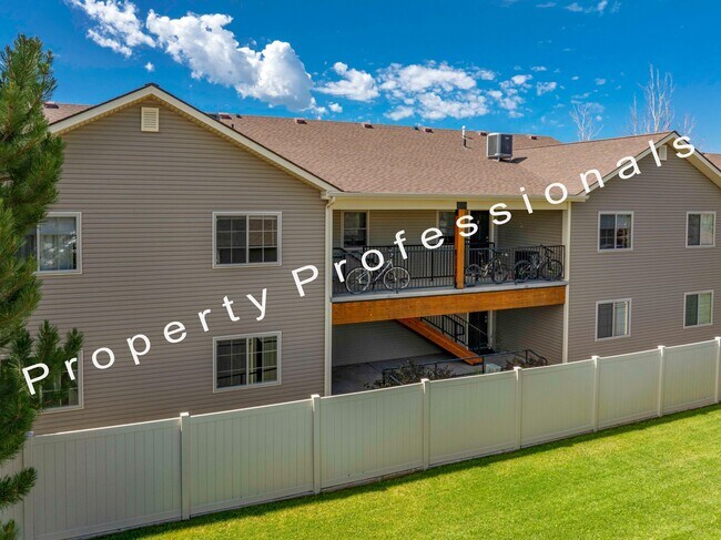 Building Photo - Two Bedroom Apartment in Rifle