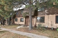 Building Photo - 2 Bedroom Townhouse Located in Northeast Colorado Springs!
