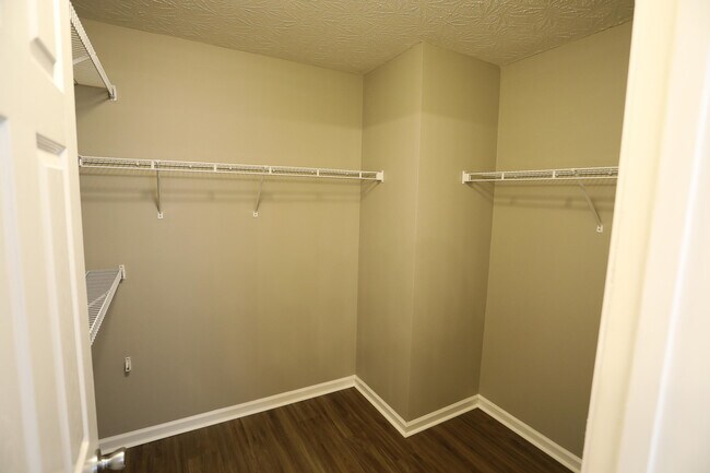 Building Photo - 209 Elkhorn Green Pl