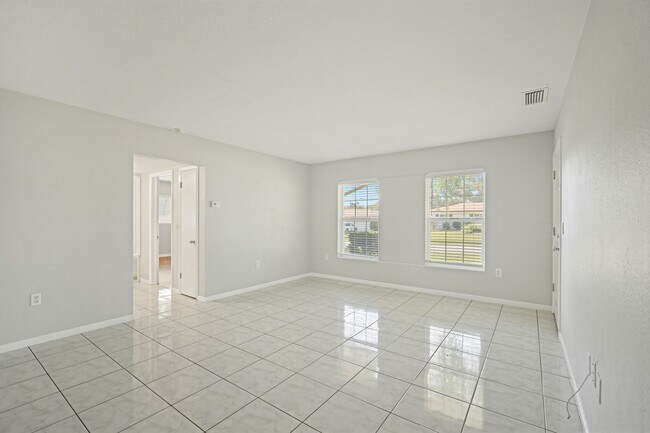 Building Photo - Beautifully Updated Clearwater Home with M...