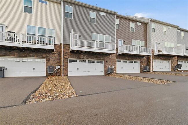 Building Photo - 196 Moyer Hill Dr