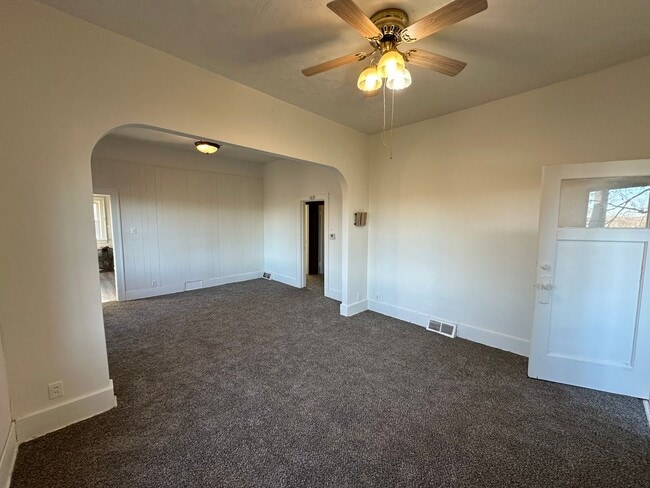 Building Photo - $1100 - 2 Bed 1 Bath Home in Sioux City