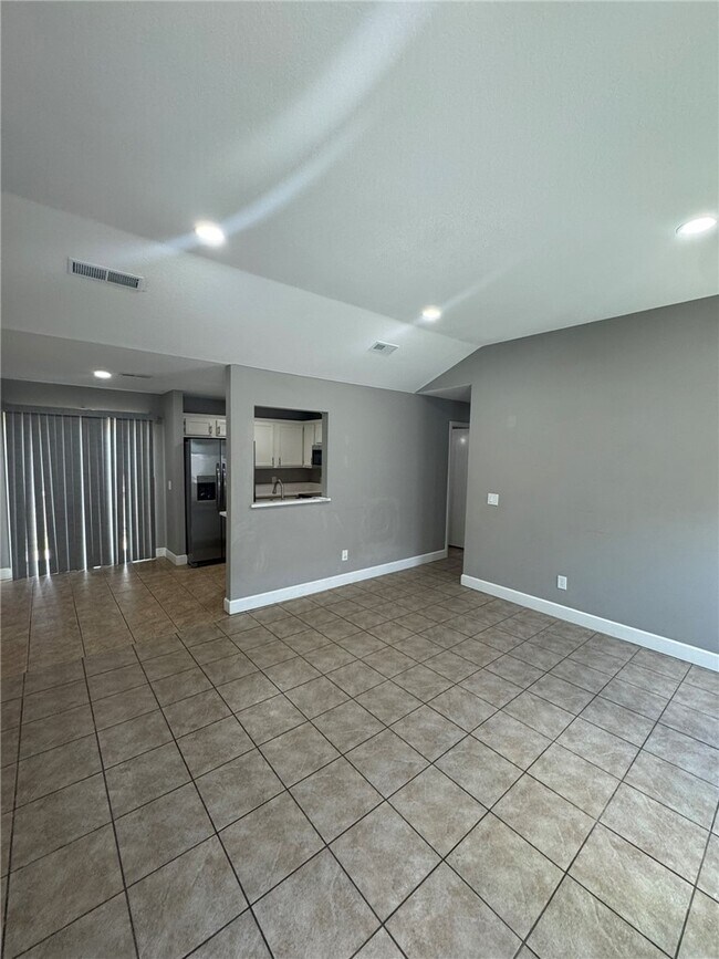 Building Photo - 2729 Lenox Ct